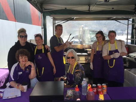 Friends of the Hastings Cancer Trust Bunnings BBQ blast